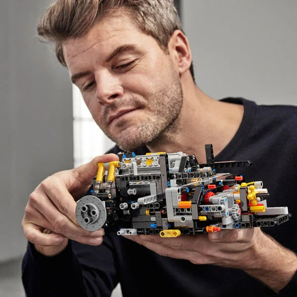LEGO Technic Bugatti Chiron 3599 Peças