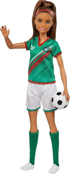 Barbie Profissões Boneca Jogadora de Futebol com Camiseta Verde