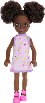 Boneca Barbie Chelsea 14 cm Vestido Floral Lilás Sapato Rosa com Coque