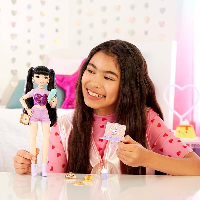 Barbie Dream Besties, Boneca Renee Apresentadora