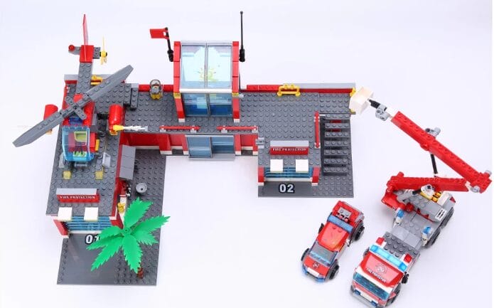 Estação de Bombeiros Lego 774 Peças