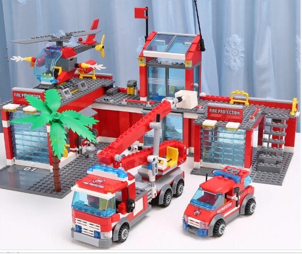Estação de Bombeiros Lego 774 Peças