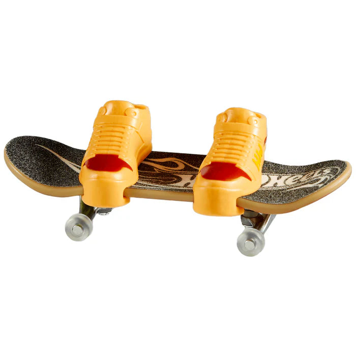 Hot Wheels Skate de Dedo Brinquedo Skateboard SMOKIN’ RIDE™ com Tênis
